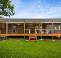 98 Ocean Parade - Rustic Log Cabin - Accommodation Rockhampton