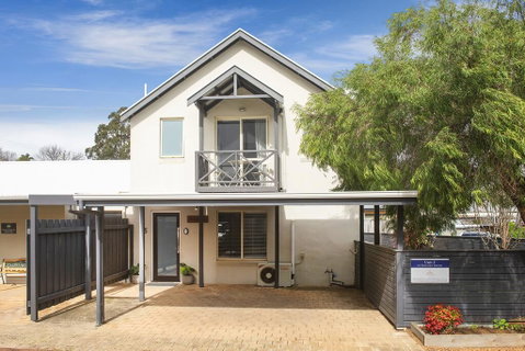 @WinenWaves Margaret River - Accommodation Rockhampton 0