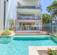 A Deluxe Swim Up - Drift Apartments South - Accommodation Rockhampton