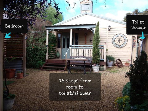 A La Folly - Accommodation Rockhampton 1
