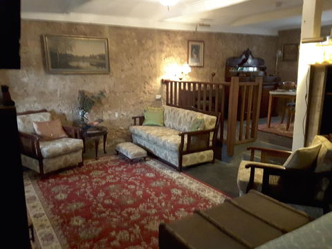 A La Folly - Accommodation Rockhampton 3