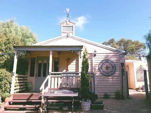 A La Folly - Accommodation Rockhampton 2
