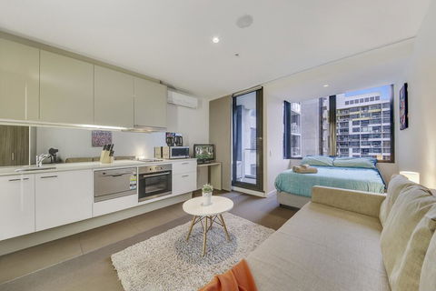 A Lovely Studio Next To Southern Cross - Accommodation Rockhampton 1
