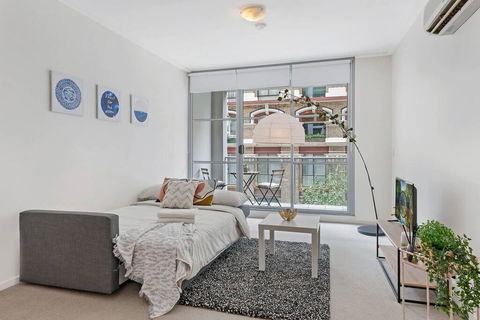 A Modern & Stylish Studio Near Darling Harbour - Accommodation Rockhampton 3