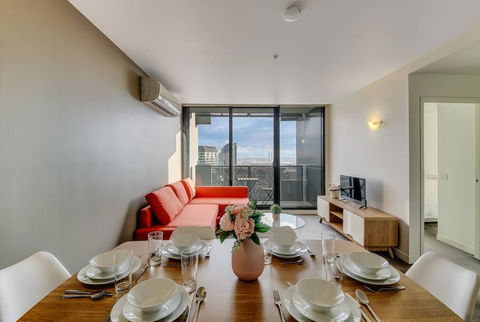A Modern 2BR CBD Apt, City Views, FREE Parking - Accommodation Rockhampton 3
