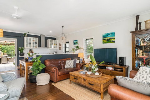 A PERFECT STAY - Byron Hills Hinterland Retreat - Accommodation Rockhampton 2