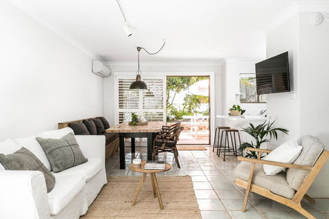 A PERFECT STAY - Cooinda - Accommodation Rockhampton 0