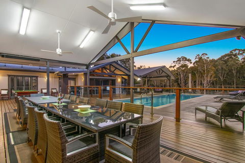 A PERFECT STAY - Lennox Unique Coastal Retreat - Accommodation Rockhampton 1
