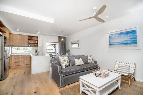 A PERFECT STAY - Luxe & Bloom - Accommodation Rockhampton 0
