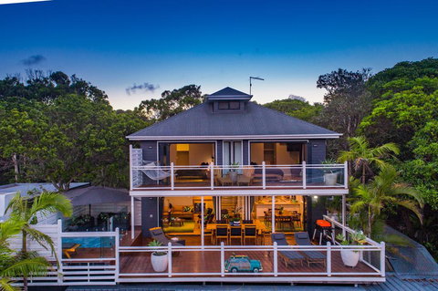 A PERFECT STAY - The Palms At Byron - Views Over Wategos Beach - Accommodation Rockhampton 1