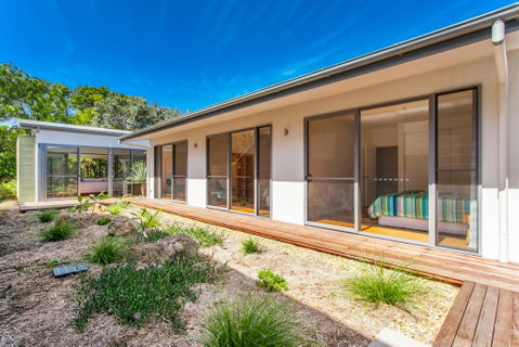 A SWEET ESCAPE - Beachfront Tranquility - Accommodation Rockhampton 1