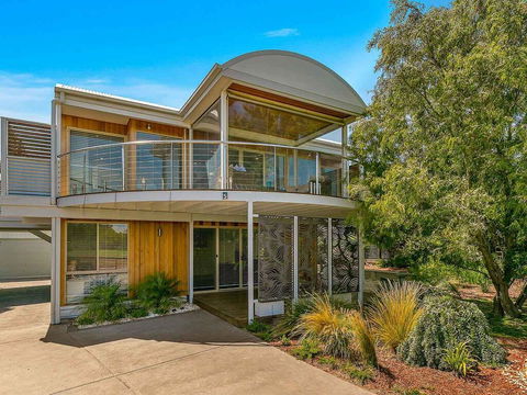 A Wave From It All - Accommodation Rockhampton 0