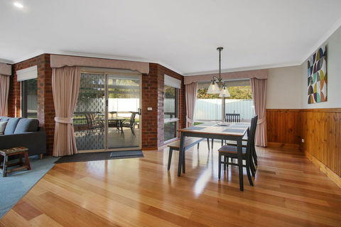 Abbey Rose - Bright, VIC - Accommodation Rockhampton 1
