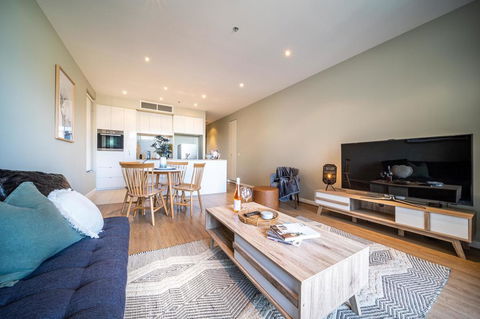 Above The Square On Hindmarsh-Pool - Gym - Carpark - Accommodation Rockhampton 1