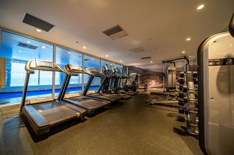 Above The Square On Hindmarsh-Pool - Gym - Carpark - Accommodation Rockhampton 2