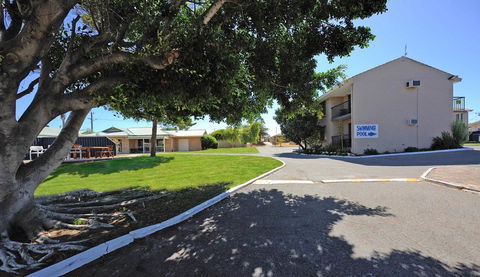 Abrolhos Reef Lodge - Accommodation Rockhampton 2