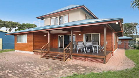 Absolute Beachfront At Hastings - Accommodation Rockhampton 2