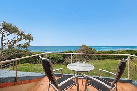 Absolute Beachfront At Hastings - Accommodation Rockhampton 0