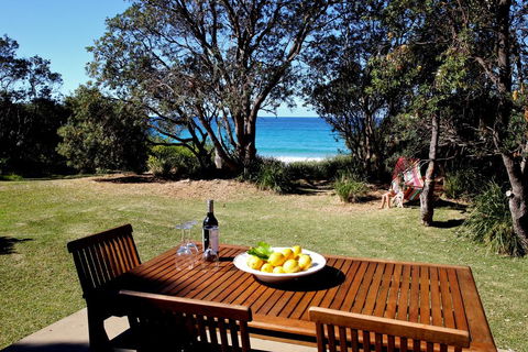 Absolute Beachfront Mollymook - Accommodation Rockhampton 1