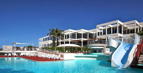 Absolute Beachfront Opal Cove Resort - Accommodation Rockhampton 0