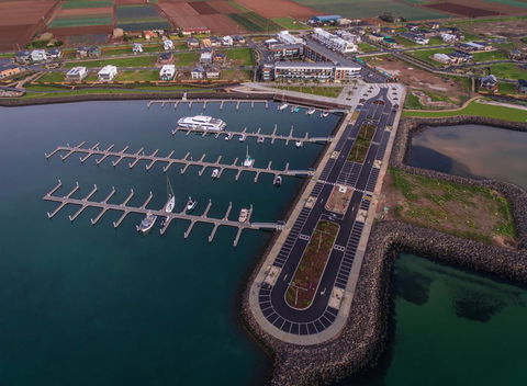 Absolute Waterfront Apt 319 Lighthouse - Accommodation Rockhampton 2