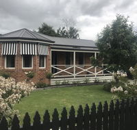Acacia House - Central Healesville - Yarra Valley - Accommodation Rockhampton