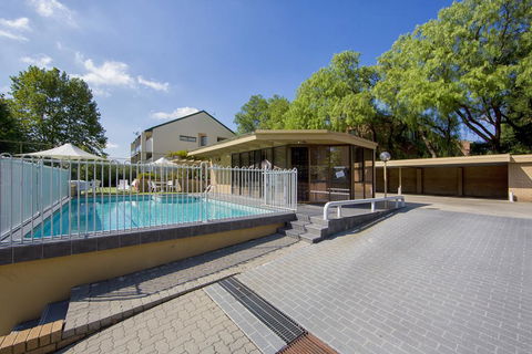 Accommodate Canberra - Kingston Court - Accommodation Rockhampton 2