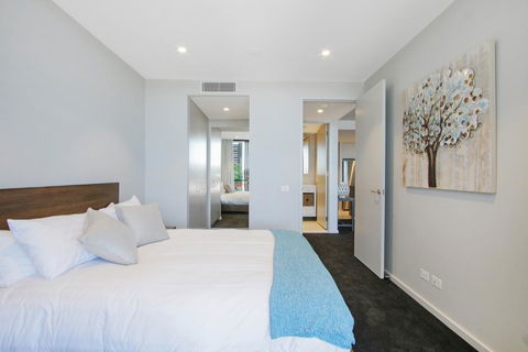 Accommodate Canberra - The Pier - Accommodation Rockhampton 2