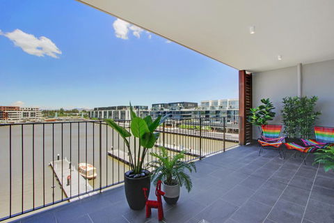 Accommodate Canberra - The Pier - Accommodation Rockhampton 1