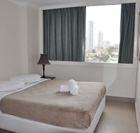 Accommodation Sydney City Centre - Hyde Park Plaza 3 bedroom 1 bathroom Apartment - Accommodation Rockhampton