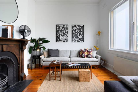 ADDERLEY A Striking 1880s Remodeled Victorian - Accommodation Rockhampton 2