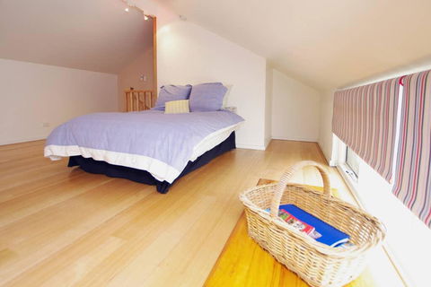 Adelaide Close CBD Large Private Studio Apartment In St Peters - Accommodation Rockhampton 2