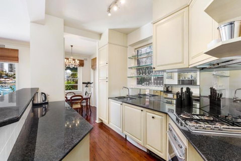 Double Bay Harbour-front Apartment With Stunning Views - Accommodation Rockhampton 1