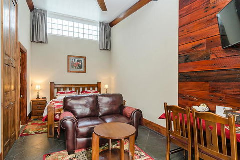 Eagle Foundry Bed & Breakfast - Accommodation Rockhampton 4