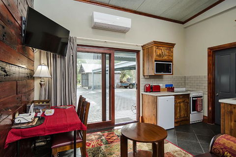 Eagle Foundry Bed & Breakfast - Accommodation Rockhampton 3