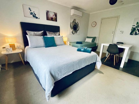 Emu Retreat B&B - Accommodation Rockhampton 1