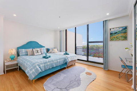 Epic CBD City View 3BR Penthouse Walk To Station&shopping Centre - Accommodation Rockhampton 3