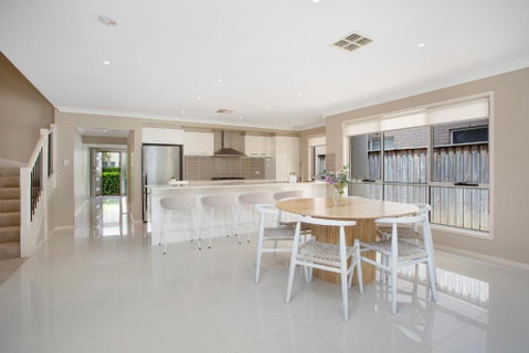 Entire Home In Park Central - Family-Friendly Getaway - Walk To Parks, Shops And Transport In Macarthur - Accommodation Rockhampton 3