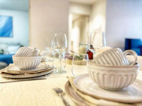 FC104 -1 BATH 2 BR Modern Oasis With, Pool & Gym - Accommodation Rockhampton 4