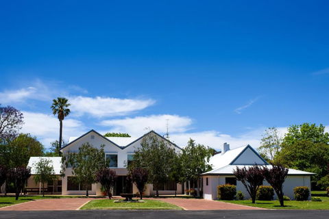 Fairlawn Estate - Accommodation Rockhampton 0
