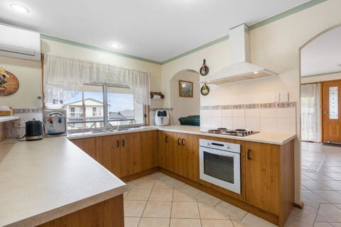 FairWinds - 22 Sunman St, Goolwa Beach - Accommodation Rockhampton 2