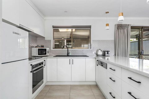 Family Fun By The Sea - Accommodation Rockhampton 1