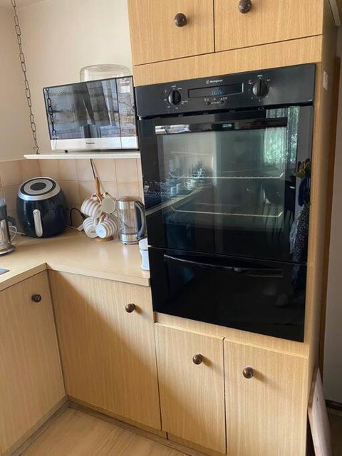 Family Home- Close To Knox City & Dandenong Ranges - Accommodation Rockhampton 1