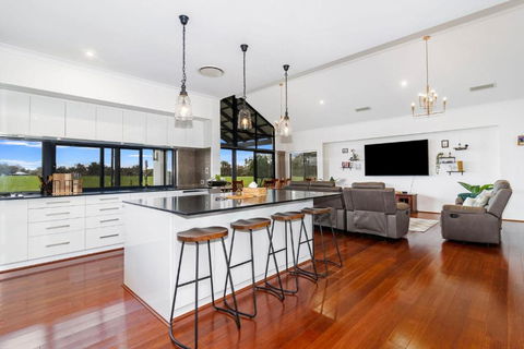 Farm View Retreat - Accommodation Rockhampton 3