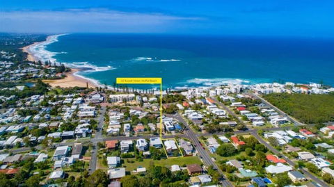 Feel The Magic Of Moffat Steps To The Beach Cafes - Accommodation Rockhampton 1