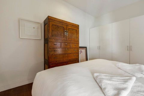 Find Luxury In An Old-Charm Converted Warehouse - Accommodation Rockhampton 2