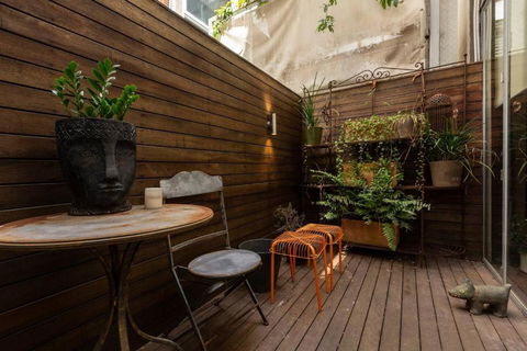 Find Luxury In An Old-Charm Converted Warehouse - Accommodation Rockhampton 3