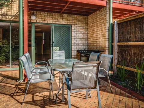 Findlay On The Bay - Accommodation Rockhampton 3