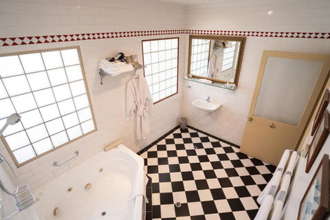 Fire Station Inn - Accommodation Rockhampton 4