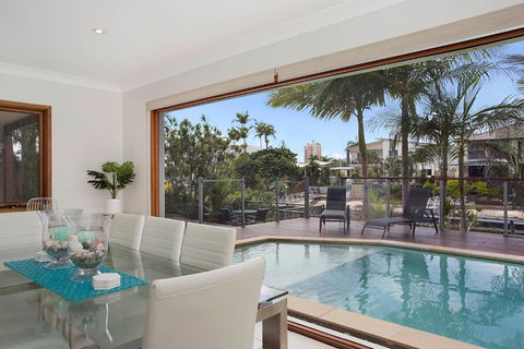 Flamingo Key - Accommodation Rockhampton 1